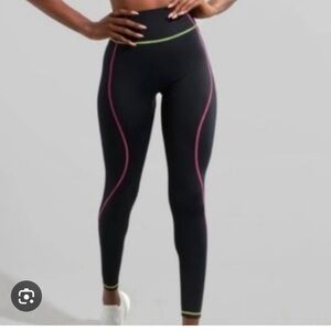 Buffbunny leggings size M